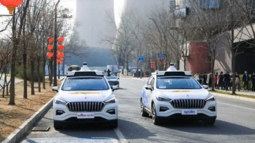 China lanza los primeros taxis autónomos en Pekín